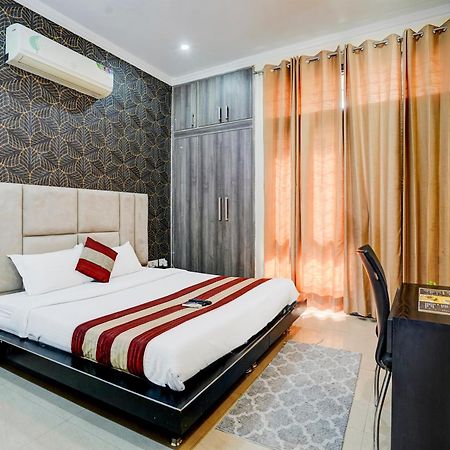 Fabexpress Next Home Gurgaon Exteriör bild