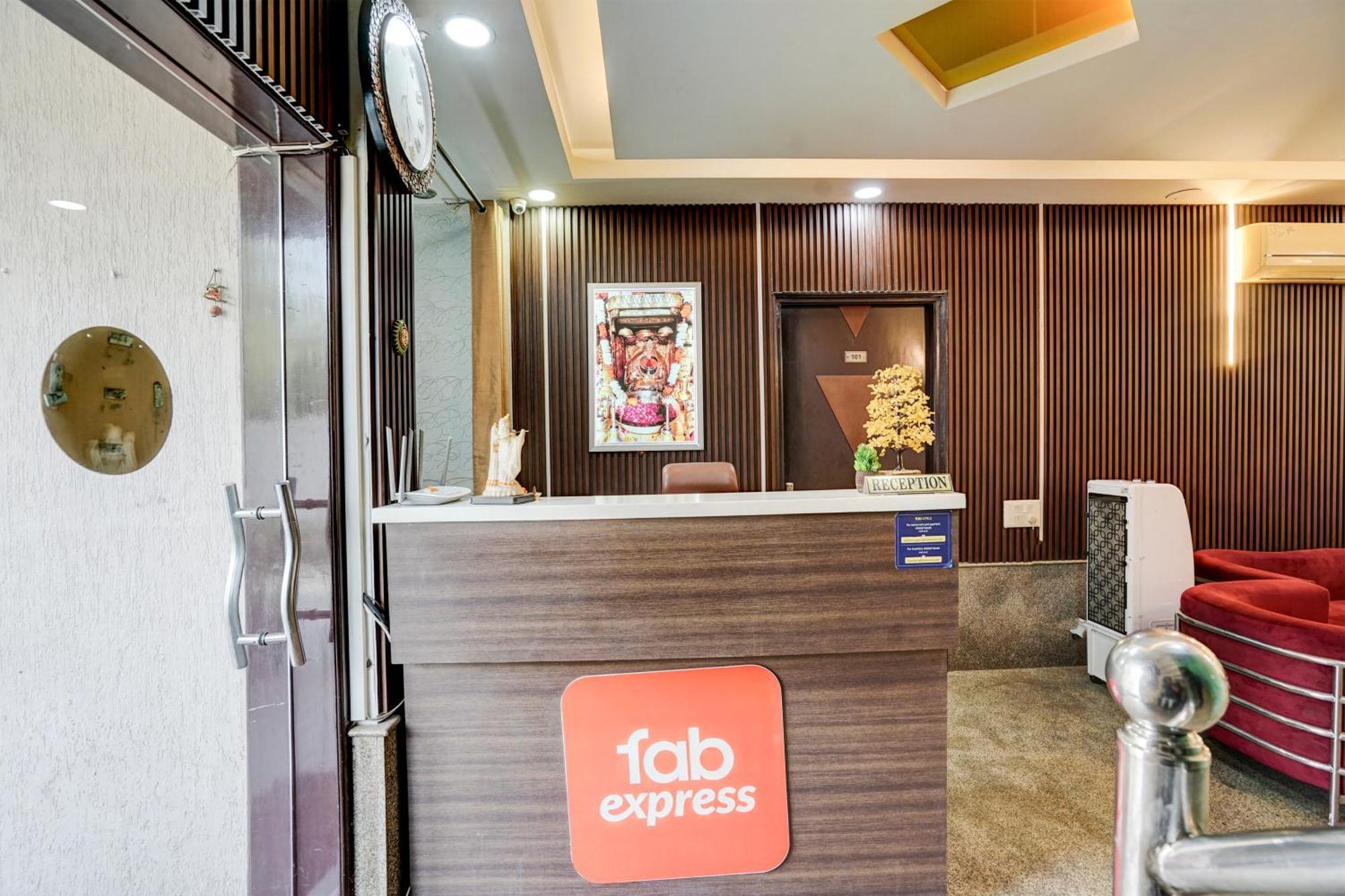 Fabexpress Next Home Gurgaon Exteriör bild