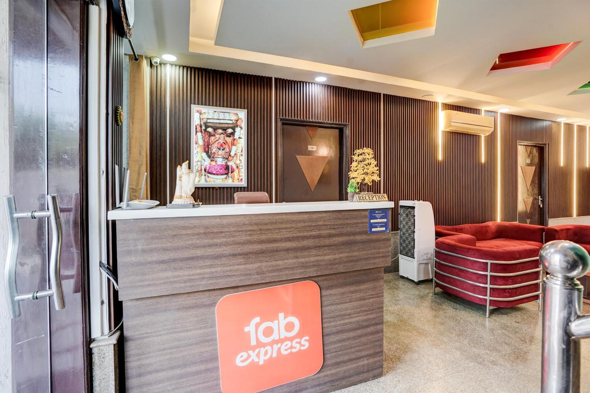 Fabexpress Next Home Gurgaon Exteriör bild