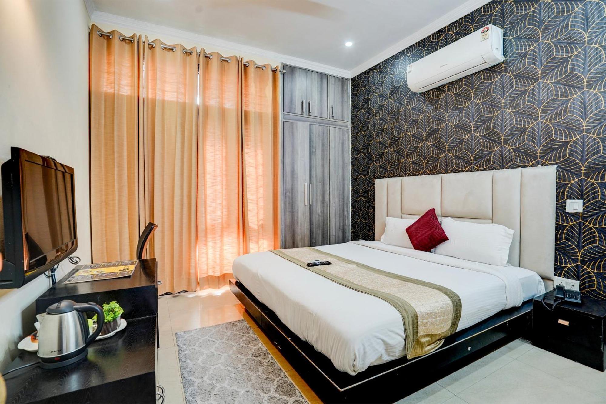 Fabexpress Next Home Gurgaon Exteriör bild